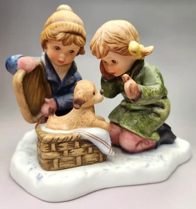 Vintage 2001 Berta Hummel Figur BH 163 "Holiday Surprise" - Goebel Weihnachten - Bild 1 von 7