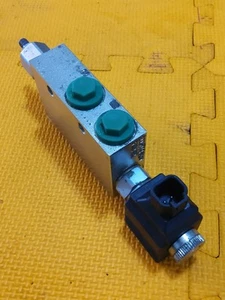 Conjunto de solenoide de válvula hidráulica Doosan 410135-01777 - Imagen 1 de 4