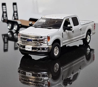 1:50 Ford F-250 Super Duty Crew Cab & Tandem Trailer White LHD  - Image 1 of 4