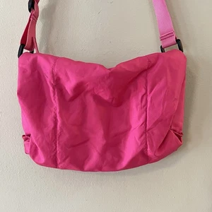 GAP Y2K Umhängetasche rosa Nylon verstellbarer Riemen Schule Freizeit hell Academia - Bild 1 von 11