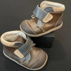 ~ See Kai Run 7 n Shoes Kids Toddler Dark Brown Leather Hook & Loop Ankle Tan - Picture 1 of 13