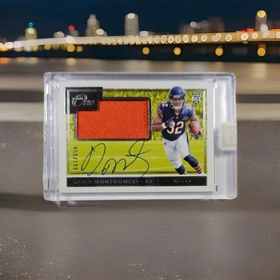 2019 Panini One David Montgomery /199 RPA Rookie Patch Auto RC 🔥  - Imagem 1 de 4