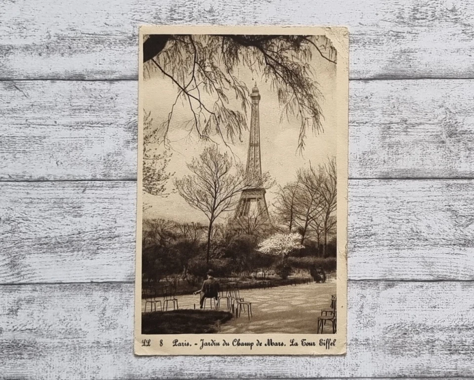 AK Paris Jardin Champ Mars Tour Eiffel Mann Ansichtskarte Feldpost Vintage alt - Bild 1 von 2