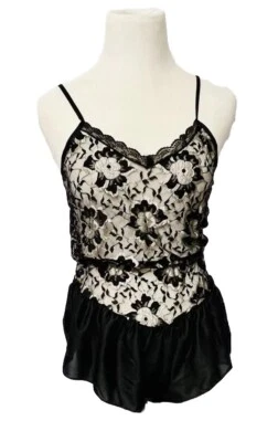 Body de peluche vintage de los años 80 Undercover Wear encaje con volantes negro tocador talla M Foto 1 de 4