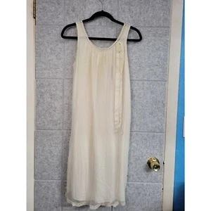 Vintage Aristocraft by Superior - Cream Nylon Nightgown ILGWU Label Made USA - M - Picture 1 of 11