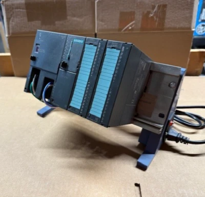 Siemens Simatic S7 300 CPU, SM323 DI8, SM331 AI, Desktop Trainer (OHNE SOFTWARE) - Bild 1 von 4