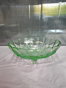 Vintage green glass fruit bowl with fruit designs on outside of bowl 4 legs - Picture 1 of 10