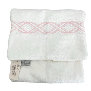 NWT Yves Delorme White and Pink ‘Etoile Rose’ Hand Towel - Picture 1 of 4