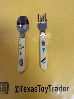 Juego de tenedor y cuchara Barney Baby vintage 1992 cubiertos niños The Lyons Group Foto 1 de 4