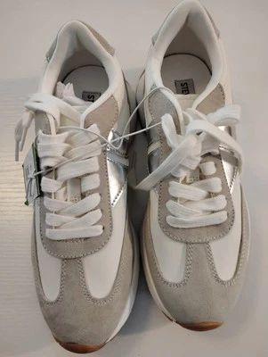 Steve Madden Women's Athletic Jogger Sneaker Size 7 Taupe/Silver - Image 1 of 4