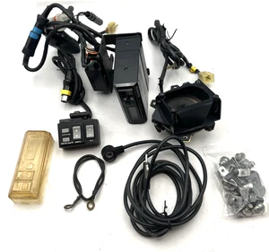 88-00 Honda Goldwing Kenwood AM/FM Stereo Receiver KRM-100H Helix for PARTS READ - Picture 1 of 22