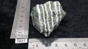 SERPENTINE pierre brute mineraux lithotherapie collection esoterisme reiki - Picture 1 of 3