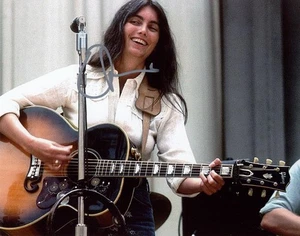 EMMYLOU HARRIS SIGNED HANDSIGNIERT 8x10 FOTO COUNTRY MUSIK LEGENDE BECKETT BAS - Bild 1 von 2