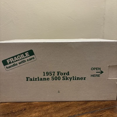 Vehículo de coche Ford Fairlane 500 Skyliner 1957 The Danbury Mint 1/24 azul raro Foto 1 de 4