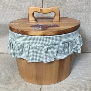 Secchio da fattoria cesto di mele con coperchio incernierato rivestimento Gingham nucleo agricolo rustico - Foto 1 di 10