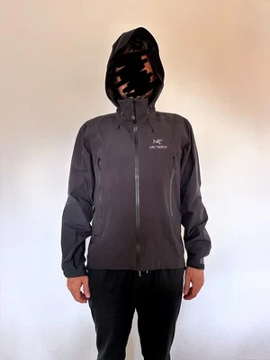 Arc'teryx Beta AR Hardshell-Jacke (Schwarz, Größe M, gekauft 2013) - Bild 1 von 4