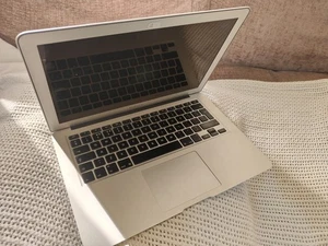 Apple MacBook Air 13-inch A1466 (2017) I5, 8GB RAM, 256GB SSD With Hard Cover - Picture 1 of 13