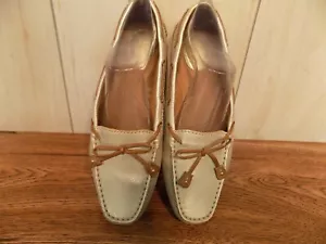 Clarks Artisan Dunbar goldfarbener Slipper flache Halbschuhe Größe 7,5M - Bild 1 von 6