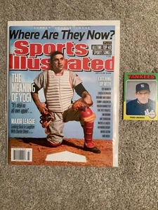 2011 Sports Illustrated Yogi Berra Magazine - No Label w/ Bonus Baseball card - Picture 1 of 8