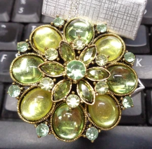 Estate Jewelry ~ Goldtone Green Cabochon Style Rhinestone Accent Pendant Brooch - Picture 1 of 8