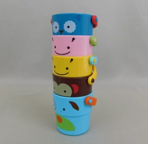 Juego de 5 piezas de juguete de baño para bebé con cubos apilables y vertidos Skip Hop ZOO #3615 - Imagen 1 de 10