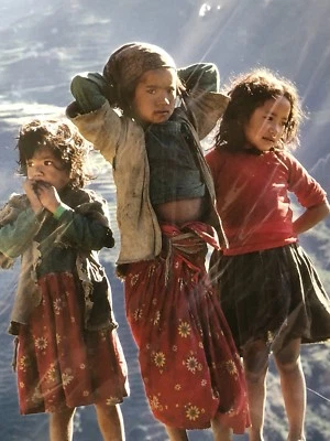 Fotografía Vern Clevenger Nepal niños escolares 20" x 16" mate certificado de autenticidad firmado Foto 1 de 4
