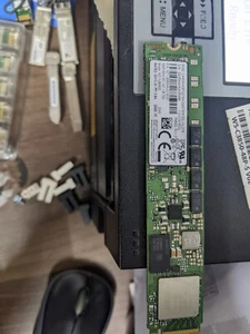 Samsung PM983 MZ1LB960HAJQ Enterprise NVMe 960GB PCIe SSD 22110 - Afbeelding 1 van 1