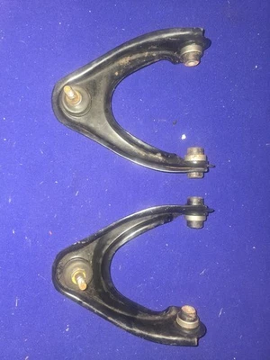 Brazos de control superiores de stock 1996-2000 Ek 1996 1997 1998 1999 2000 Honda Civic Foto 1 de 2