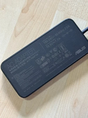 Alimentatore caricabatterie ASUS A17-150P1A originale 19.5V 7.7A 150W - Immagine 1 di 4