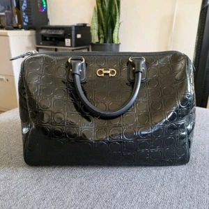 Authentische Ferragamo Boston Speedy Handtasche in Schwarz - Bild 1 von 18