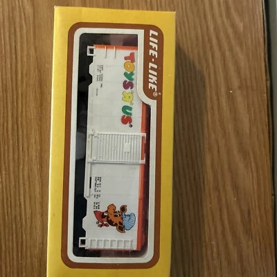 HO Scale Life Like Toys R Us Promo Box Car for Model Train 8508 Never Used - Image 1 of 2