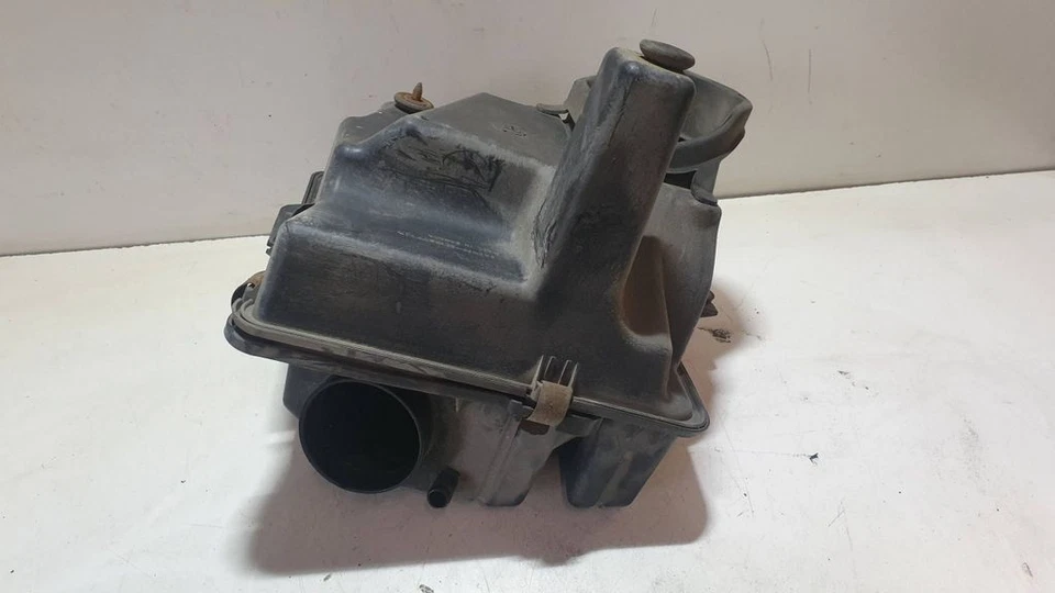 Chrysler Grand Voyager IV 2003 Petrol air filter box 04861356AC LNZ6149 - Image 1 of 4