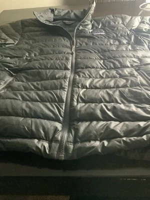 Para hombres Patagonia Forge Gris Oscuro Plumón Cremallera Completa Puffer Suéter Abrigo Chaqueta Talla M Foto 1 de 4