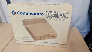 Commodore Floppy 1541-II Laufwerk 5,25" Floppy Disc Drive - in OVP +Manual - Afbeelding 1 van 6
