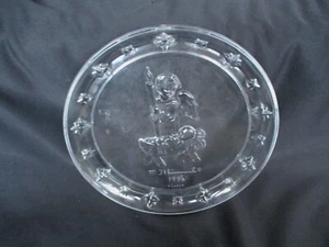 Plato de Navidad vintage M. J. Hummel ~ 1996 ángel de vidrio transparente con bebé Jesús - Imagen 1 de 1