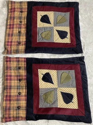 Juego de 2 fundas de almohada estándar acolchadas JC Penny's botones de cuero de algodón Foto 1 de 4