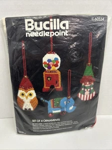 QUATTRO ORNAMENTI GIOCATTOLO Bucilla Natale kit punto ago gumball paillettes perline - Foto 1 di 5