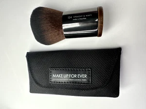 MAKE UP FOR EVER #124 Straight & Wavy Large Kabuki Brush with brush case - Picture 1 of 8