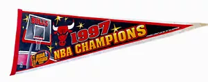 Vintage CHICAGO BULLS 1996 NBA CHAMPIONS Felt Pennant Michael Jordan - Picture 1 of 6
