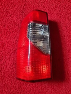 Luz trasera izquierda izquierda lado conductor Nissan Xterra 2000-2004 OEM 935 700-03 Foto 1 de 2