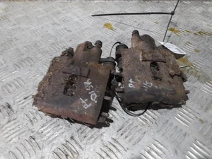 CHRYSLER PT CRUISER 2004-2008 SET OF REAR BRAKE CALIPERS - Picture 1 of 3