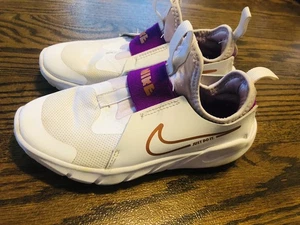 Size 1.5 Y Nike Flex Runner Low White Purple Foam Metallic Gold - Picture 1 of 5