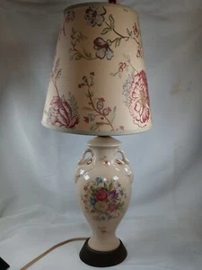 Vintage small 21" Ceramic Porcelain floral LAMP SWAN / Flowers design brass base - Picture 1 of 10