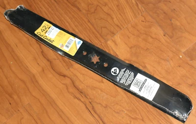 Комплект из 2 лопастей для газонокосилок Cub Cadet 42 дюйма 942-04308/942-04312 - Изображение 1 из 4