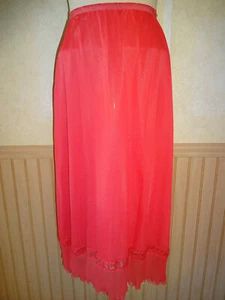 Vintage 1950s Vanity Fair Red Half Slip 4 XS S Pillow Tab Nylon Crystal Pleats - Picture 1 of 7