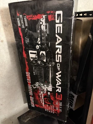 Official Neca Gears Of War 3 Bloody Lancer & Retro Lancer In Box RARE - Image 1 of 4