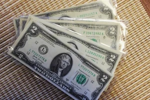 4 All Different Years-HIGHER Grade $2 Bills-1976/1995/2003-Read for free ship! - Picture 1 of 9