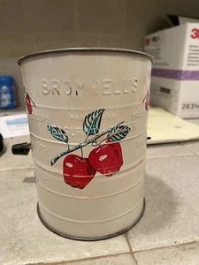 vintage flower sifter - Picture 1 of 4