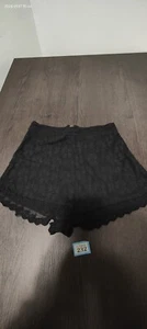 (232) Pins and Needles Black Lace Floral Shorts - Size S - Picture 1 of 8