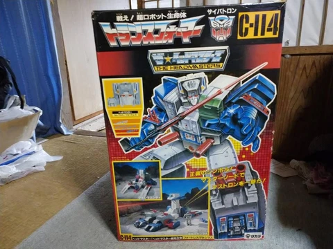 Used Transformers The Headmasters Cybertron Fortress Maximus C-114 TAKARA 1986 Cover